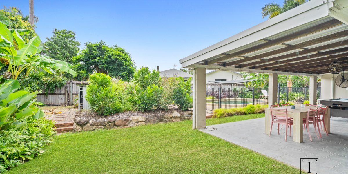 12 Ash Street, Holloways Beach, QLD 4878 AUS
