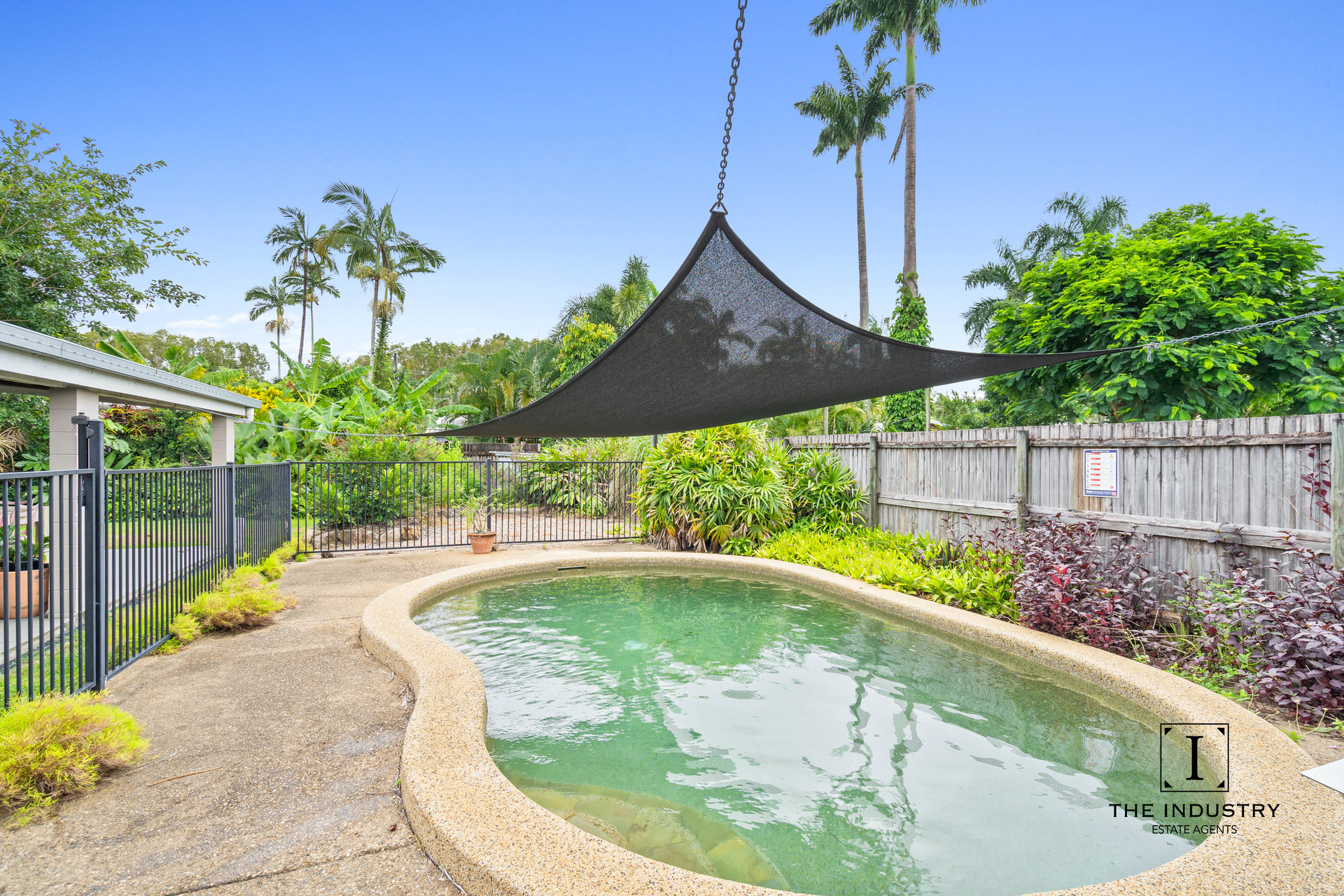 12 Ash Street, Holloways Beach, QLD 4878 AUS