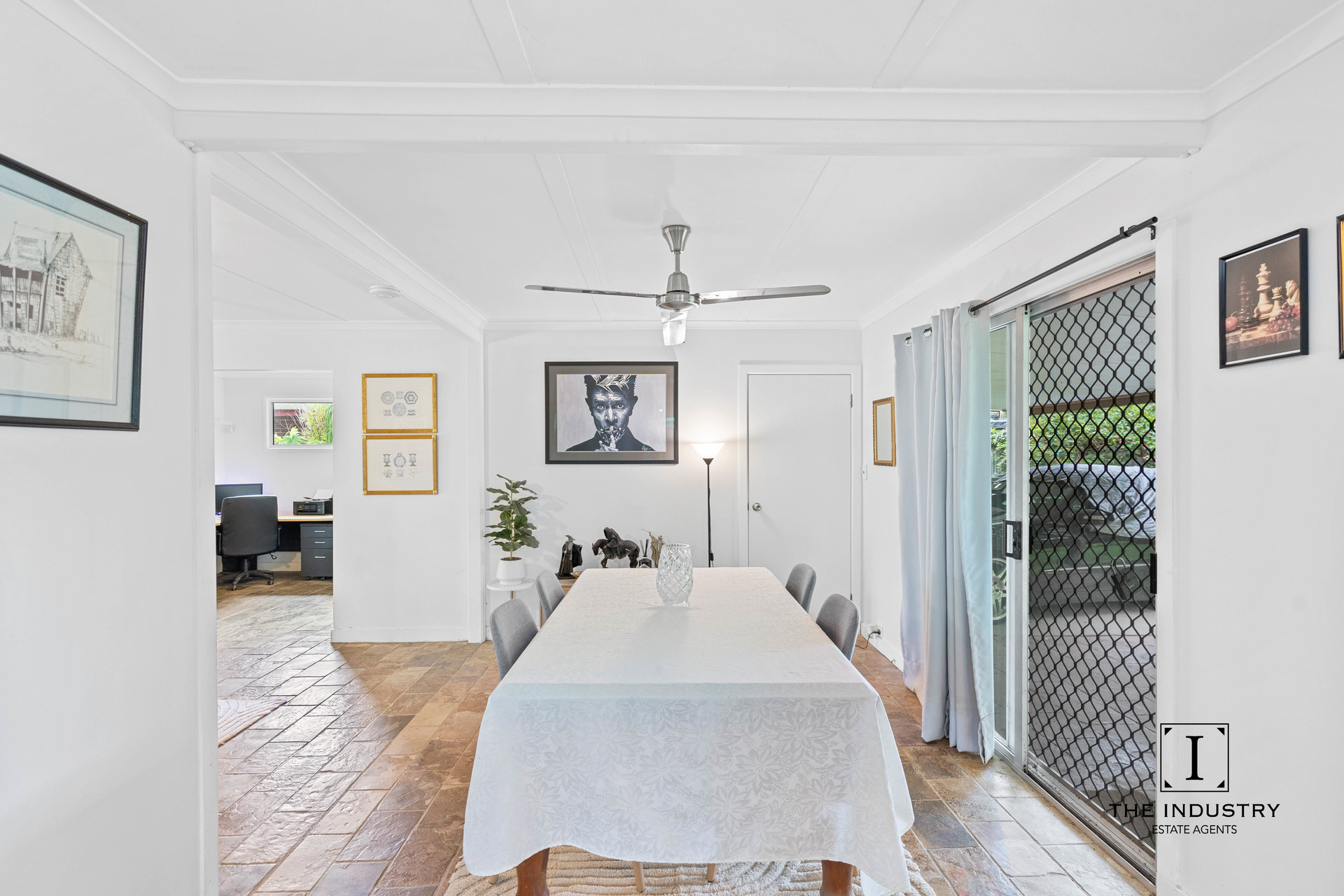 12 Ash Street, Holloways Beach, QLD 4878 AUS