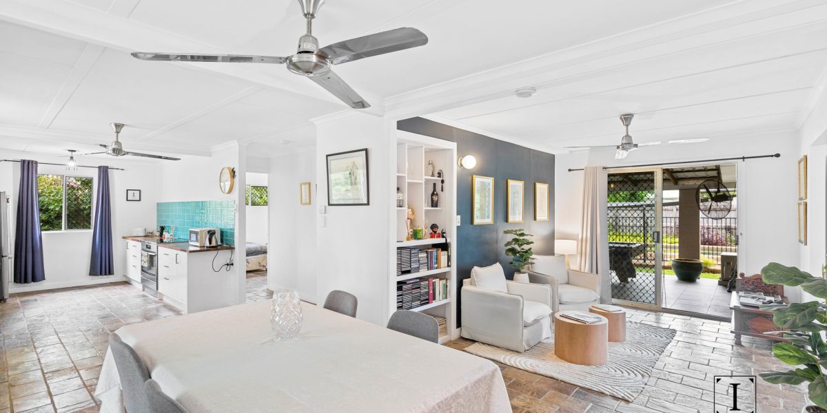 12 Ash Street, Holloways Beach, QLD 4878 AUS