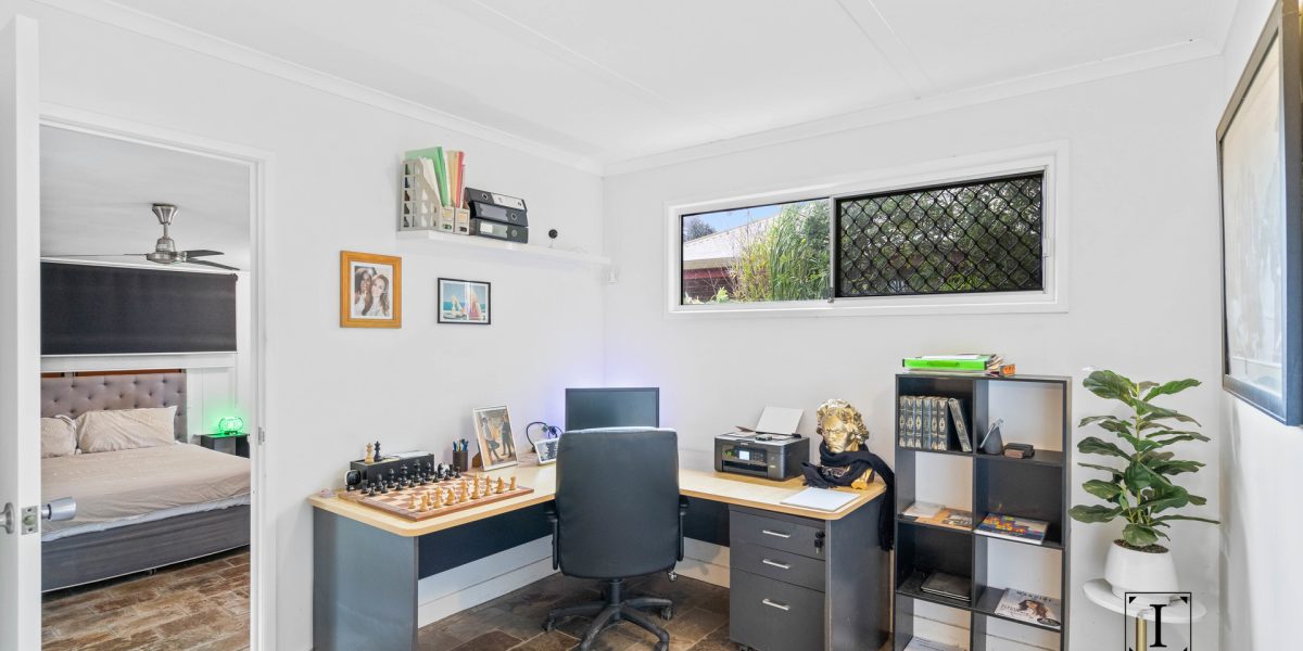 12 Ash Street, Holloways Beach, QLD 4878 AUS