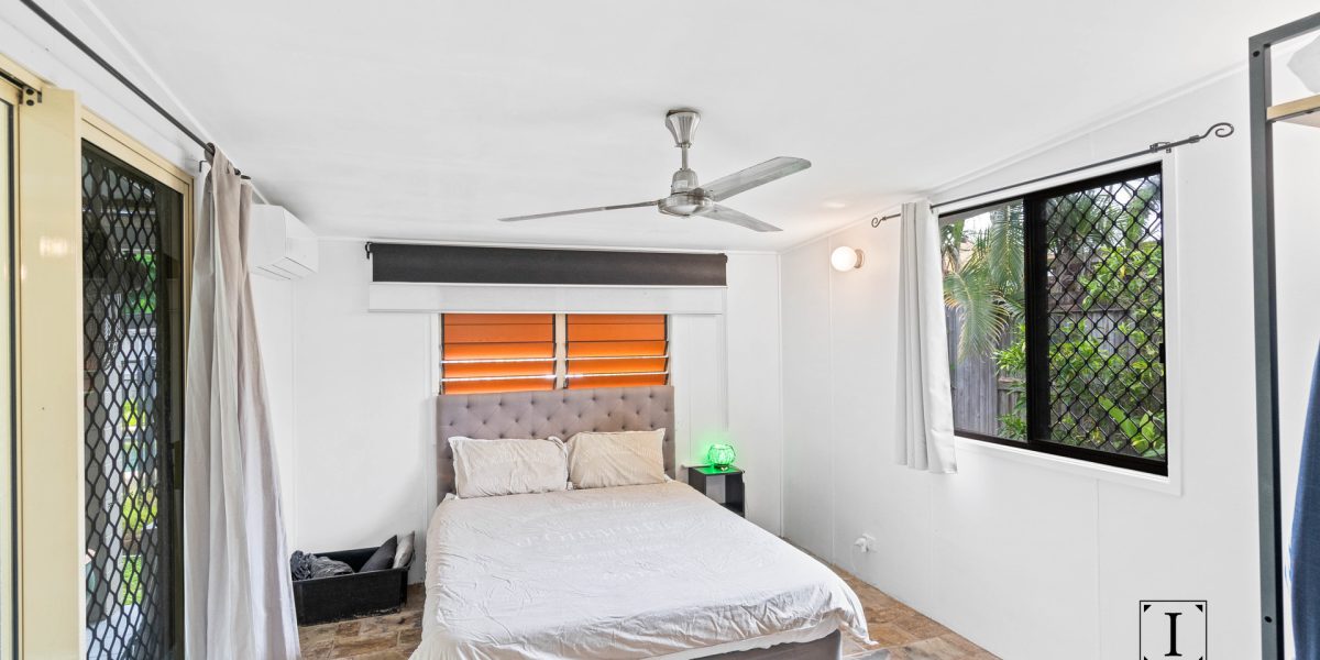 12 Ash Street, Holloways Beach, QLD 4878 AUS