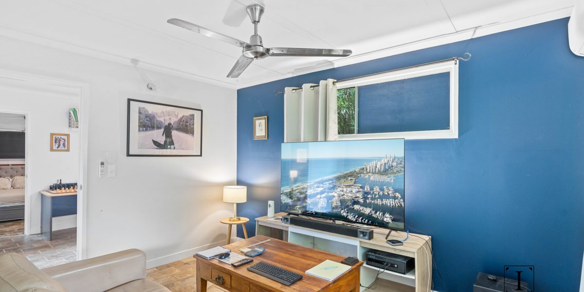 12 Ash Street, Holloways Beach, QLD 4878 AUS