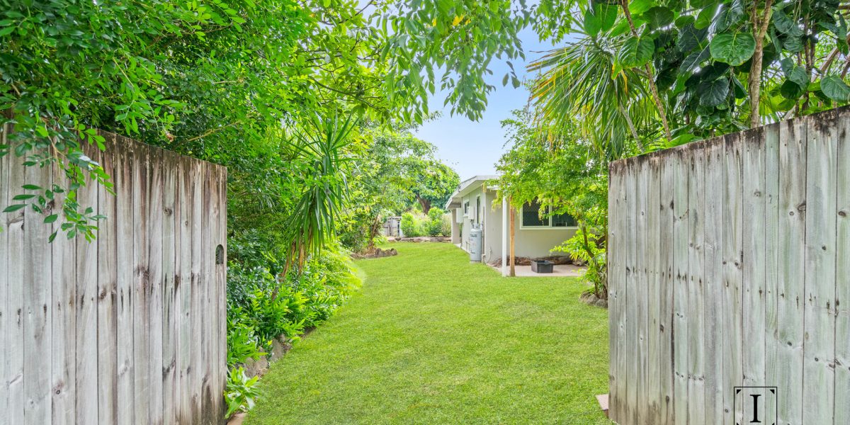 12 Ash Street, Holloways Beach, QLD 4878 AUS