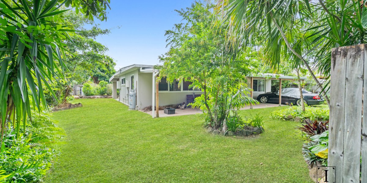 12 Ash Street, Holloways Beach, QLD 4878 AUS