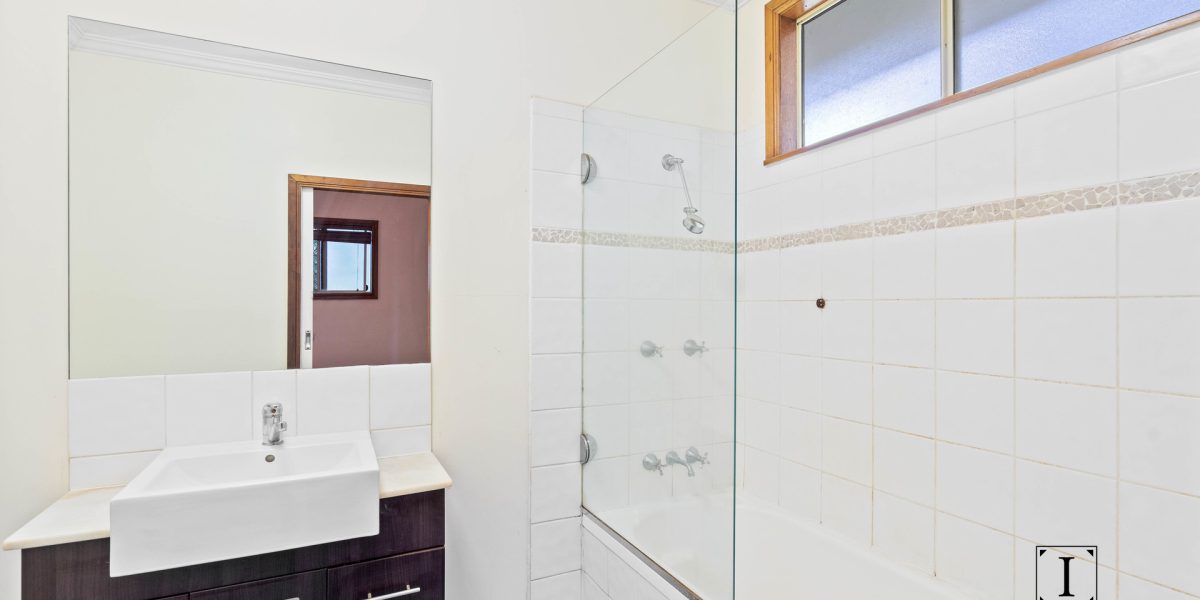 274 Robert Road, Bentley Park, QLD 4869 AUS
