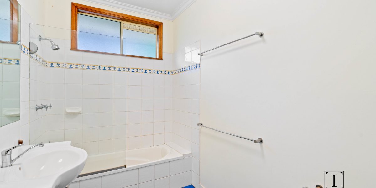 274 Robert Road, Bentley Park, QLD 4869 AUS