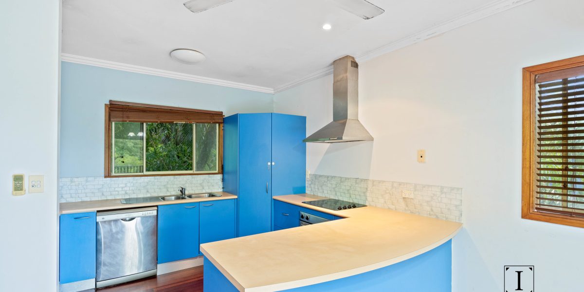 274 Robert Road, Bentley Park, QLD 4869 AUS