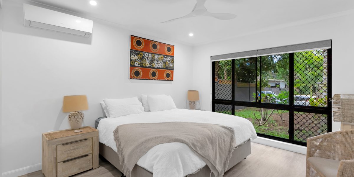 21 Maple Street, Holloways Beach, QLD 4878 AUS