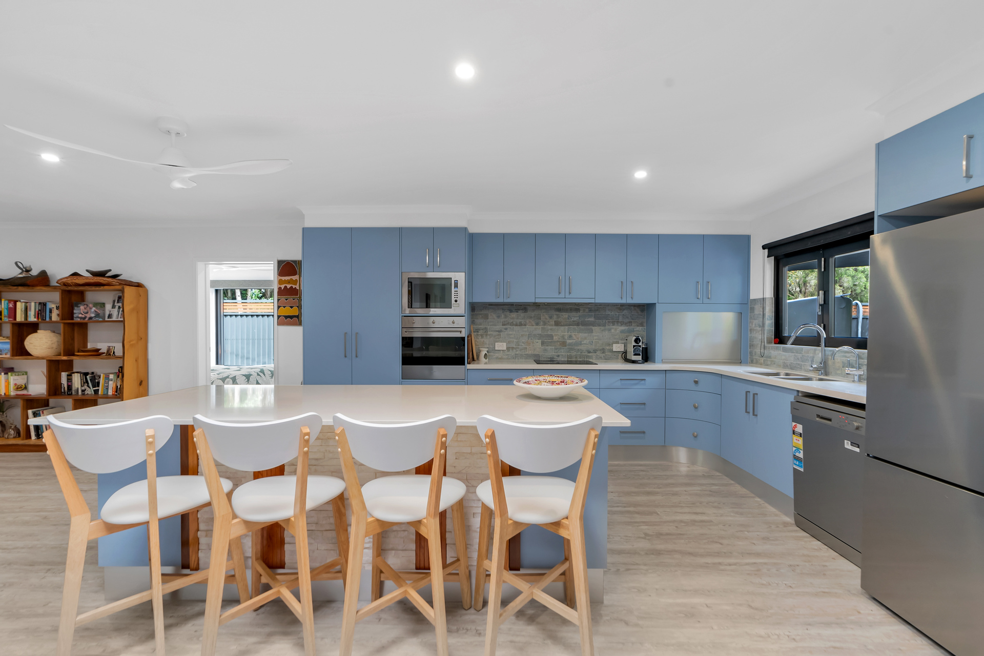 21 Maple Street, Holloways Beach, QLD 4878 AUS