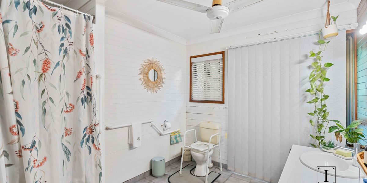 2/35 Caribbean Street, Holloways Beach, QLD 4878 AUS