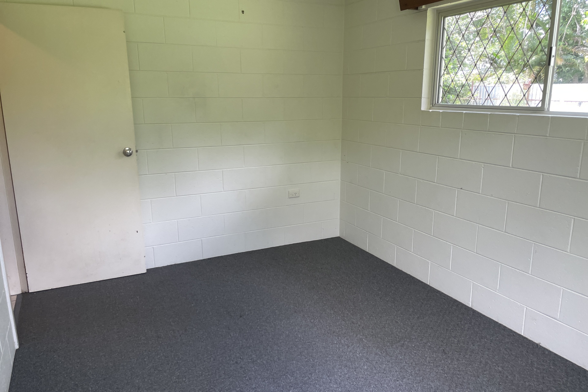 4 Venezia Street, Woree, QLD 4868 AUS