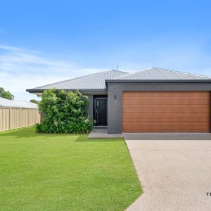 27 Etty Street, Kewarra Beach, QLD 4879 AUS