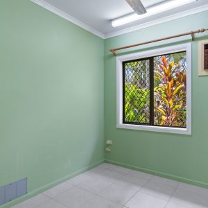 1 Ficus Close, Redlynch, QLD 4870 AUS