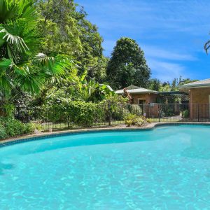 1 Ficus Close, Redlynch, QLD 4870 AUS