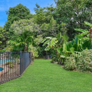 1 Ficus Close, Redlynch, QLD 4870 AUS