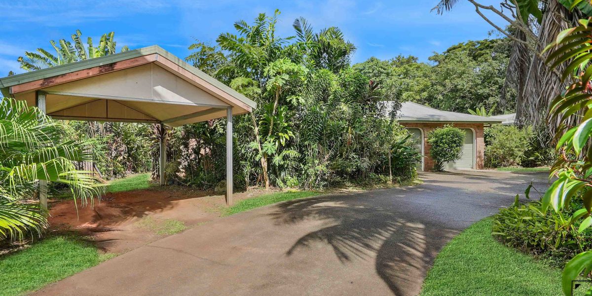 1 Ficus Close, Redlynch, QLD 4870 AUS