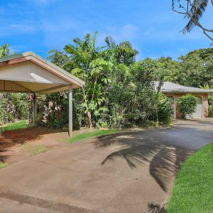 1 Ficus Close, Redlynch, QLD 4870 AUS