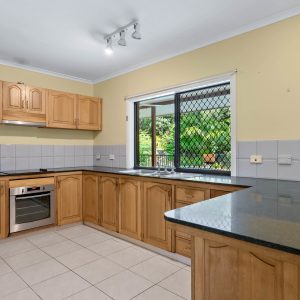 1 Ficus Close, Redlynch, QLD 4870 AUS