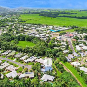 1 Ficus Close, Redlynch, QLD 4870 AUS