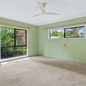 1 Ficus Close, Redlynch, QLD 4870 AUS
