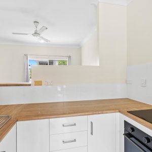 204/53 McCormack Street, Manunda, QLD 4870 AUS