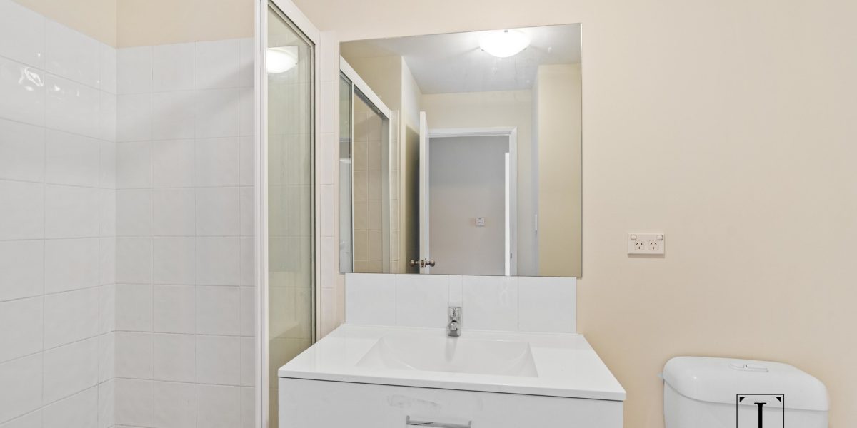 204/53 McCormack Street, Manunda, QLD 4870 AUS
