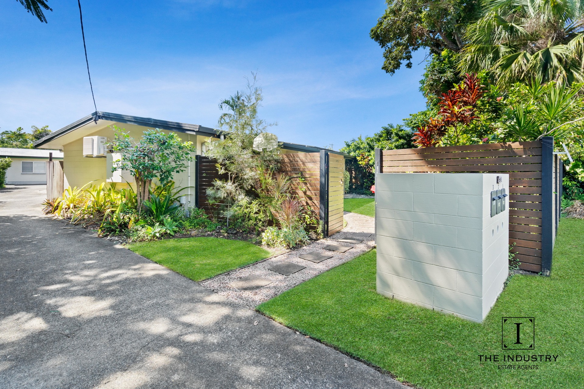 1/534 Varley Street, Yorkeys Knob, QLD 4878 AUS