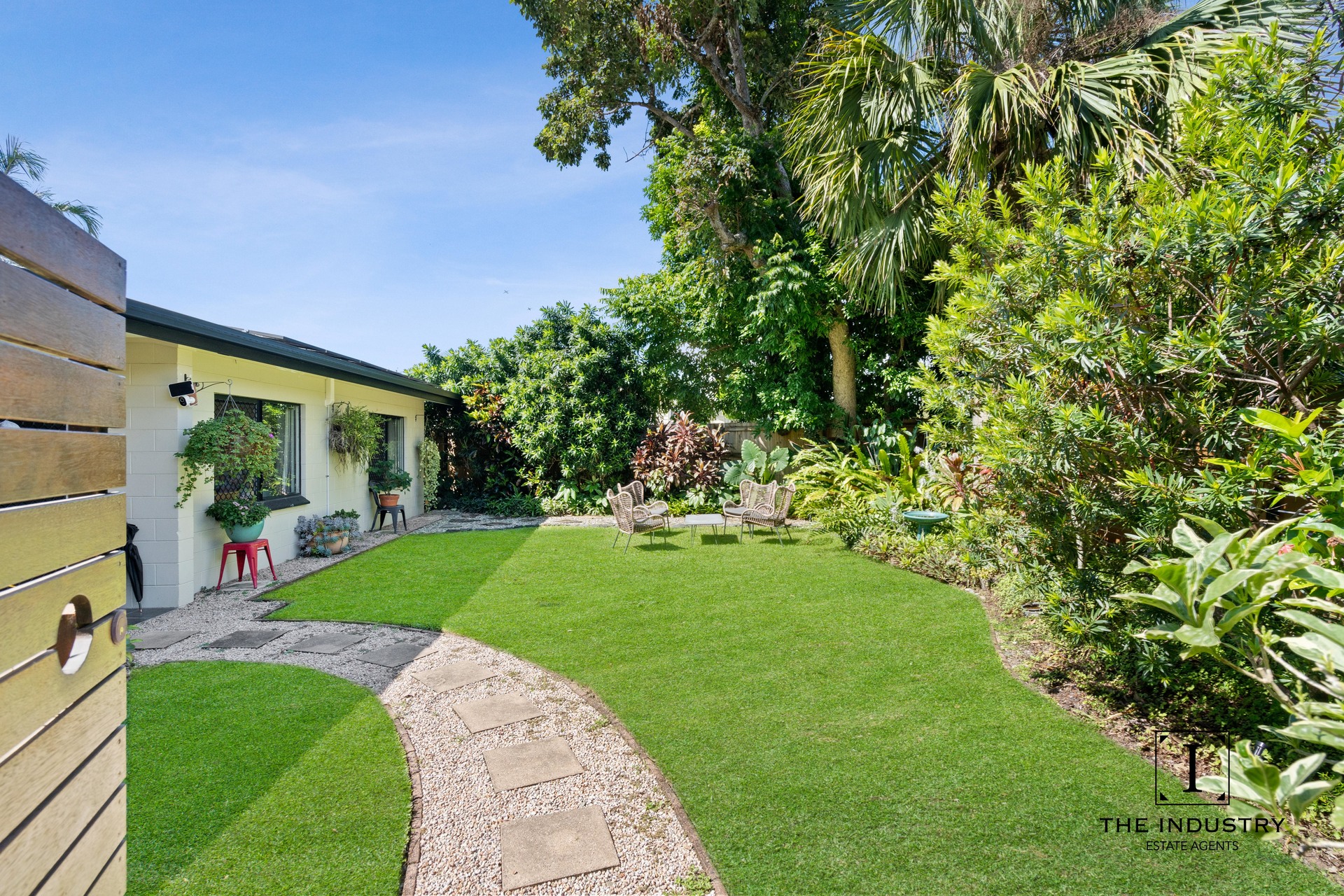 1/534 Varley Street, Yorkeys Knob, QLD 4878 AUS
