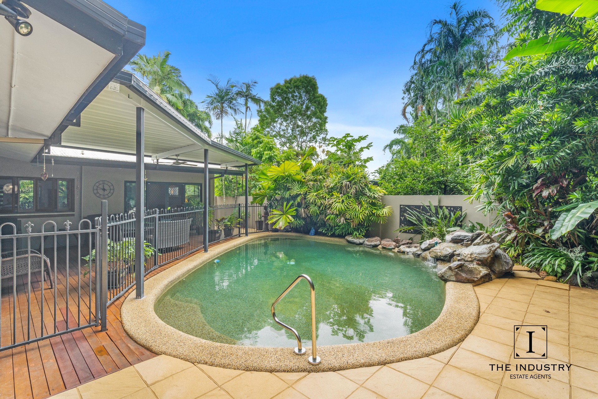 16 Trinidad Close, Trinity Beach, QLD 4879 AUS