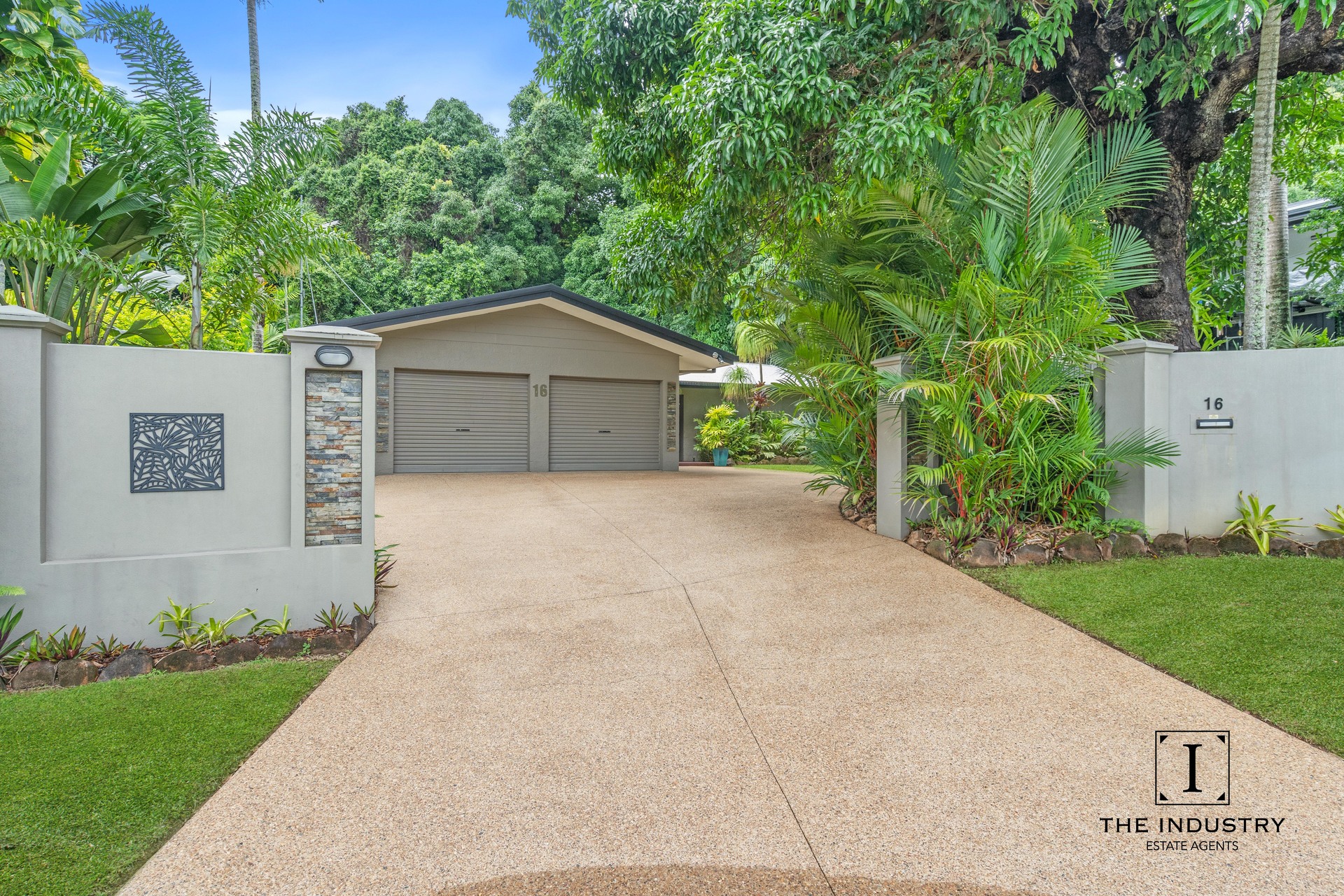 16 Trinidad Close, Trinity Beach, QLD 4879 AUS