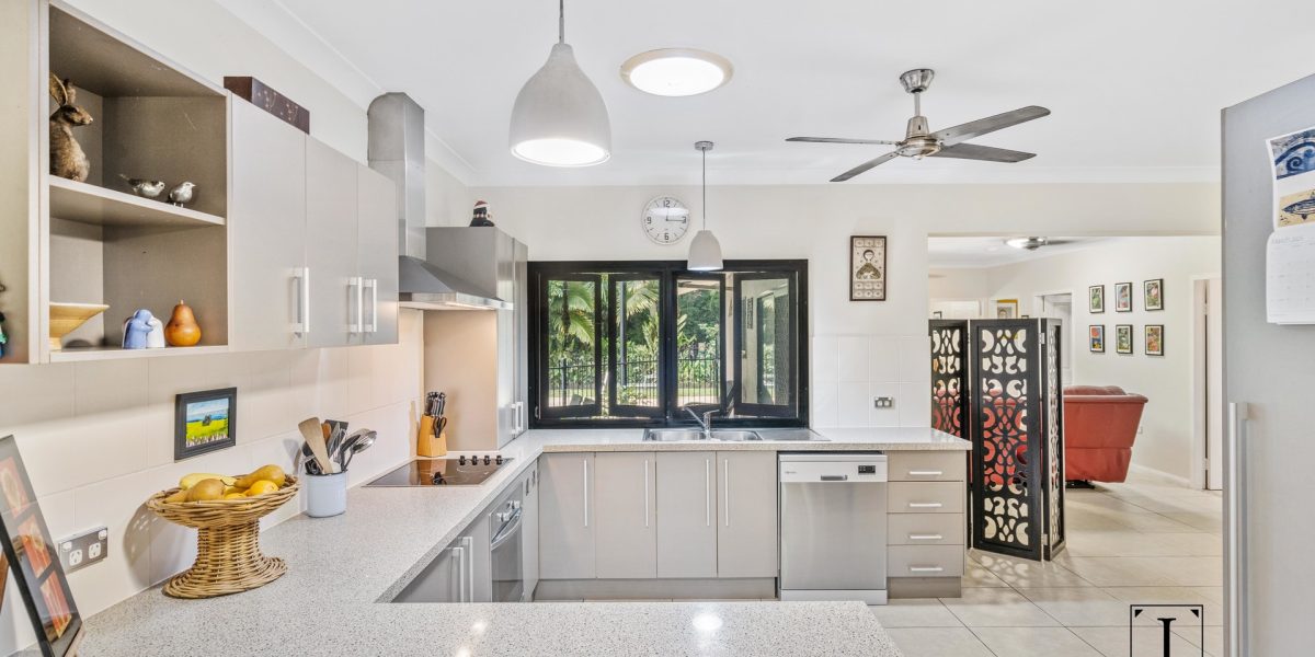 16 Trinidad Close, Trinity Beach, QLD 4879 AUS