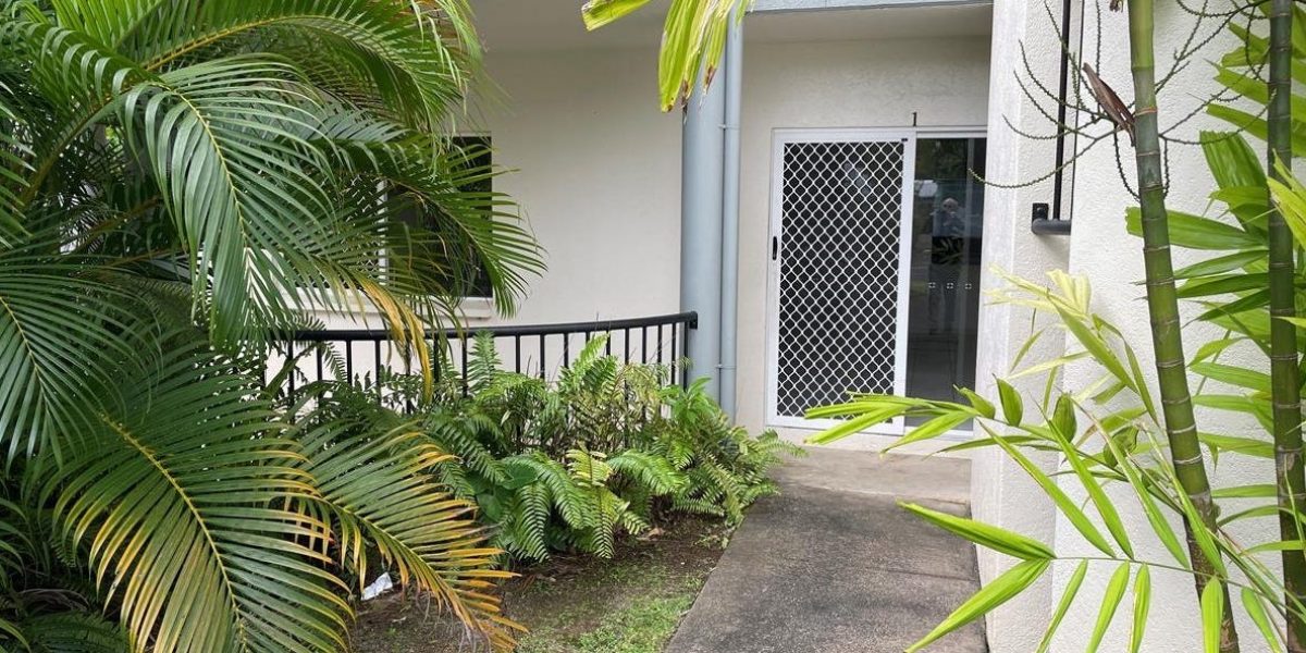 1/9 Ingham Court, Mooroobool, QLD 4870 AUS