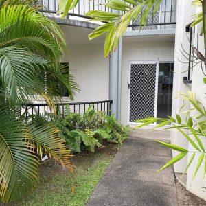 1/9 Ingham Court, Mooroobool, QLD 4870 AUS