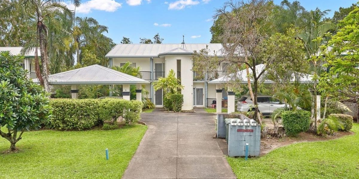 1/9 Ingham Court, Mooroobool, QLD 4870 AUS