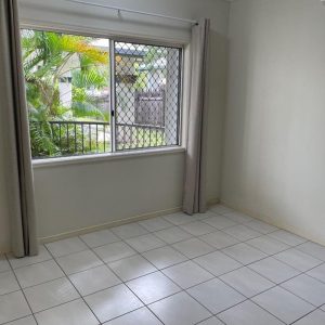 1/9 Ingham Court, Mooroobool, QLD 4870 AUS