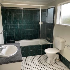 1/9 Ingham Court, Mooroobool, QLD 4870 AUS