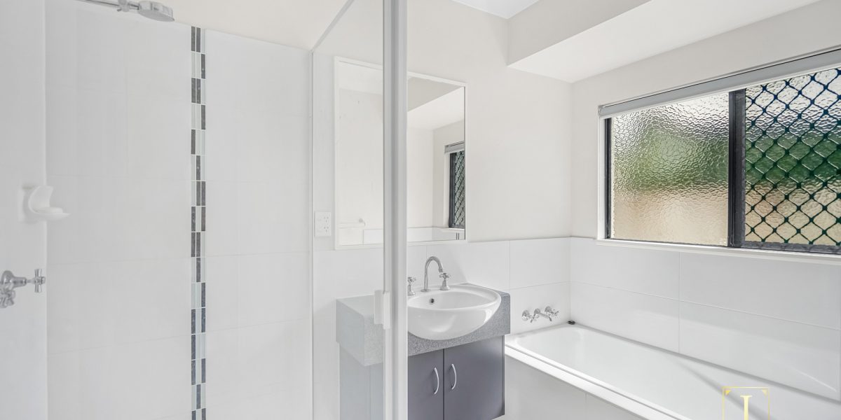 16 Petrie Close, Kewarra Beach, QLD 4879 AUS
