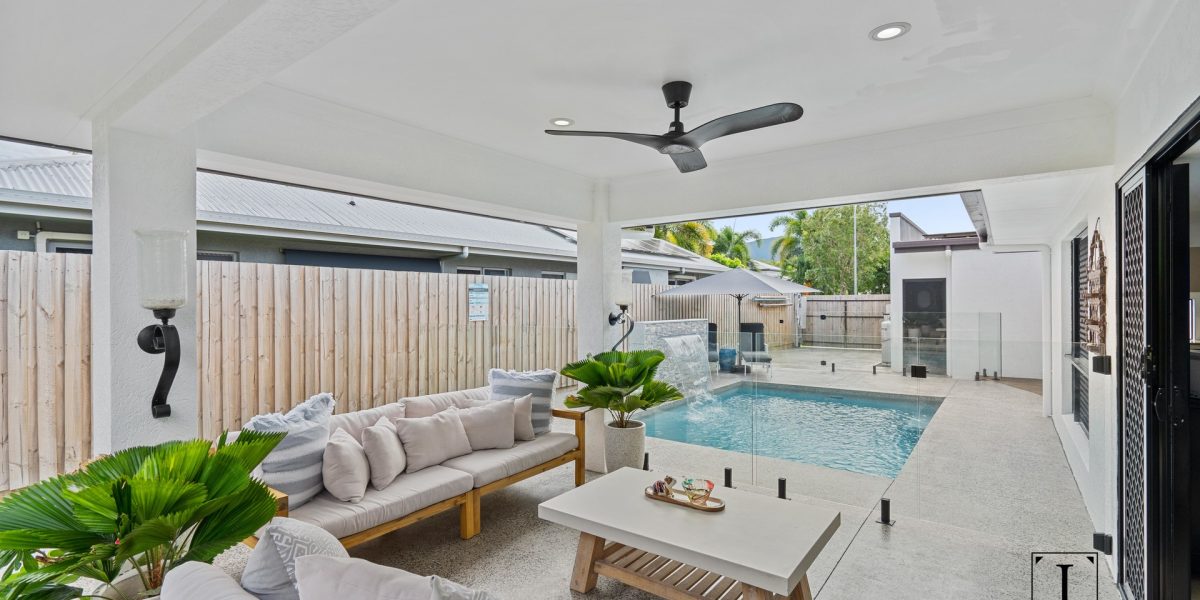 1 Como Close, Kewarra Beach, QLD 4879 AUS