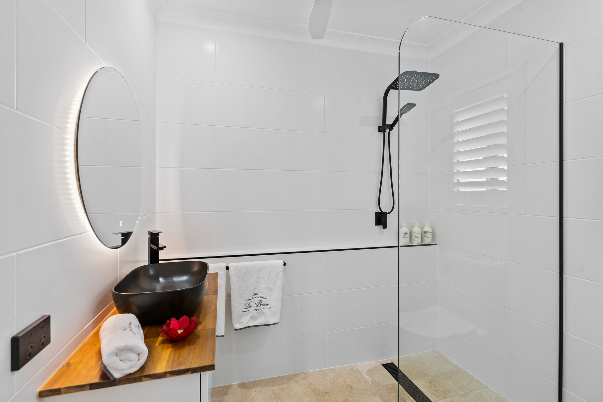 1 Como Close, Kewarra Beach, QLD 4879 AUS