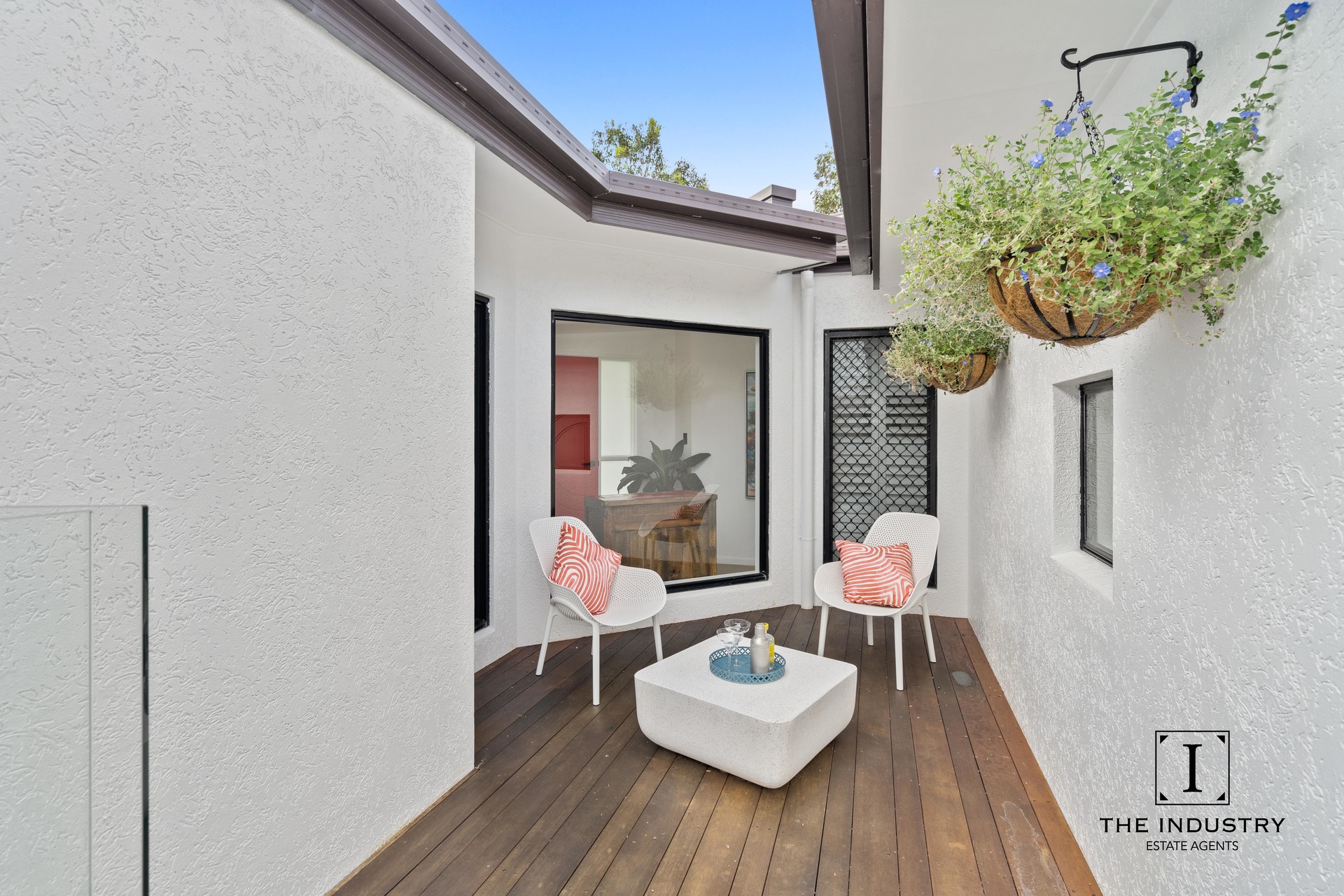 1 Como Close, Kewarra Beach, QLD 4879 AUS