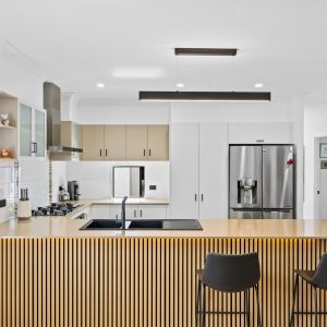 1 Como Close, Kewarra Beach, QLD 4879 AUS