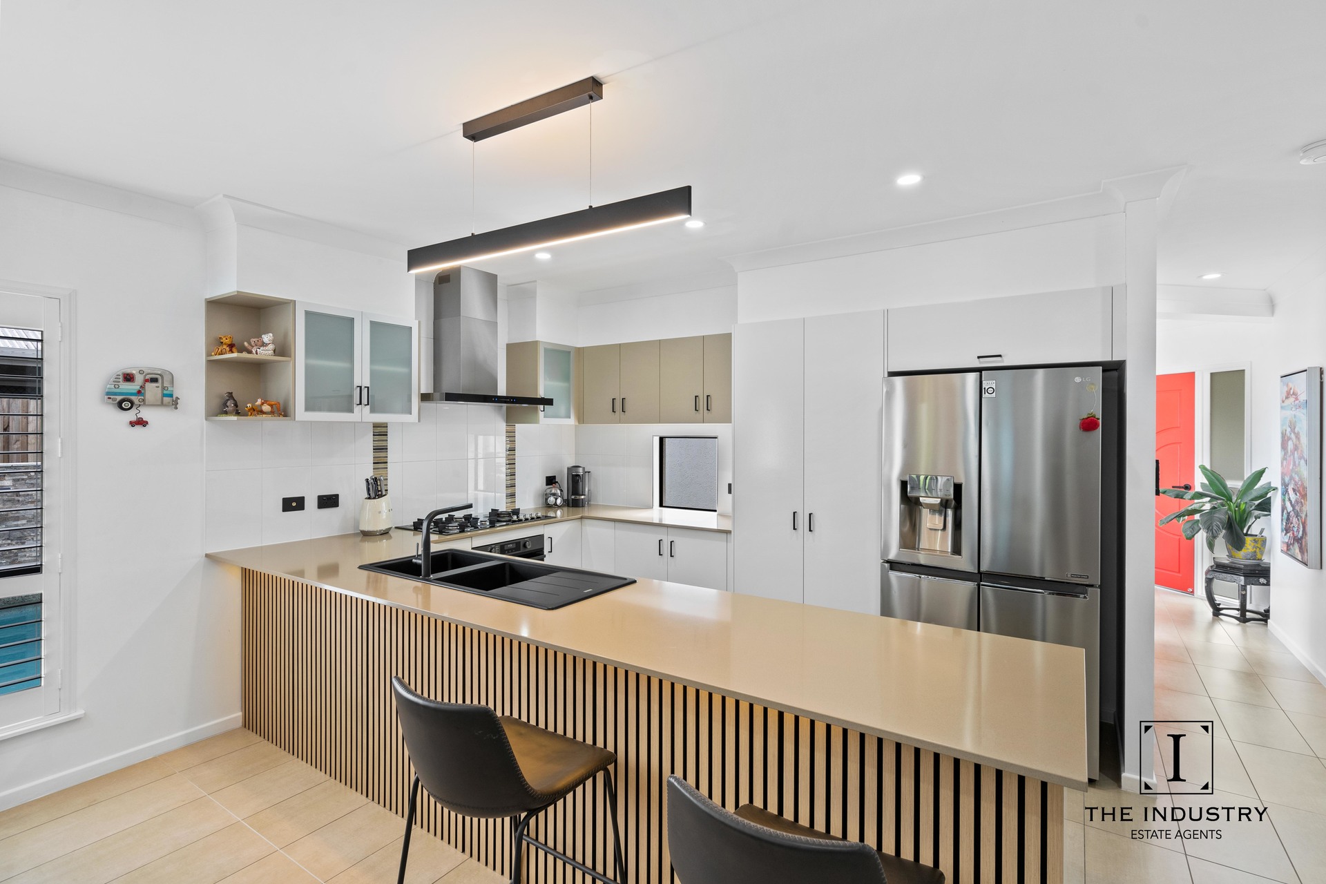 1 Como Close, Kewarra Beach, QLD 4879 AUS