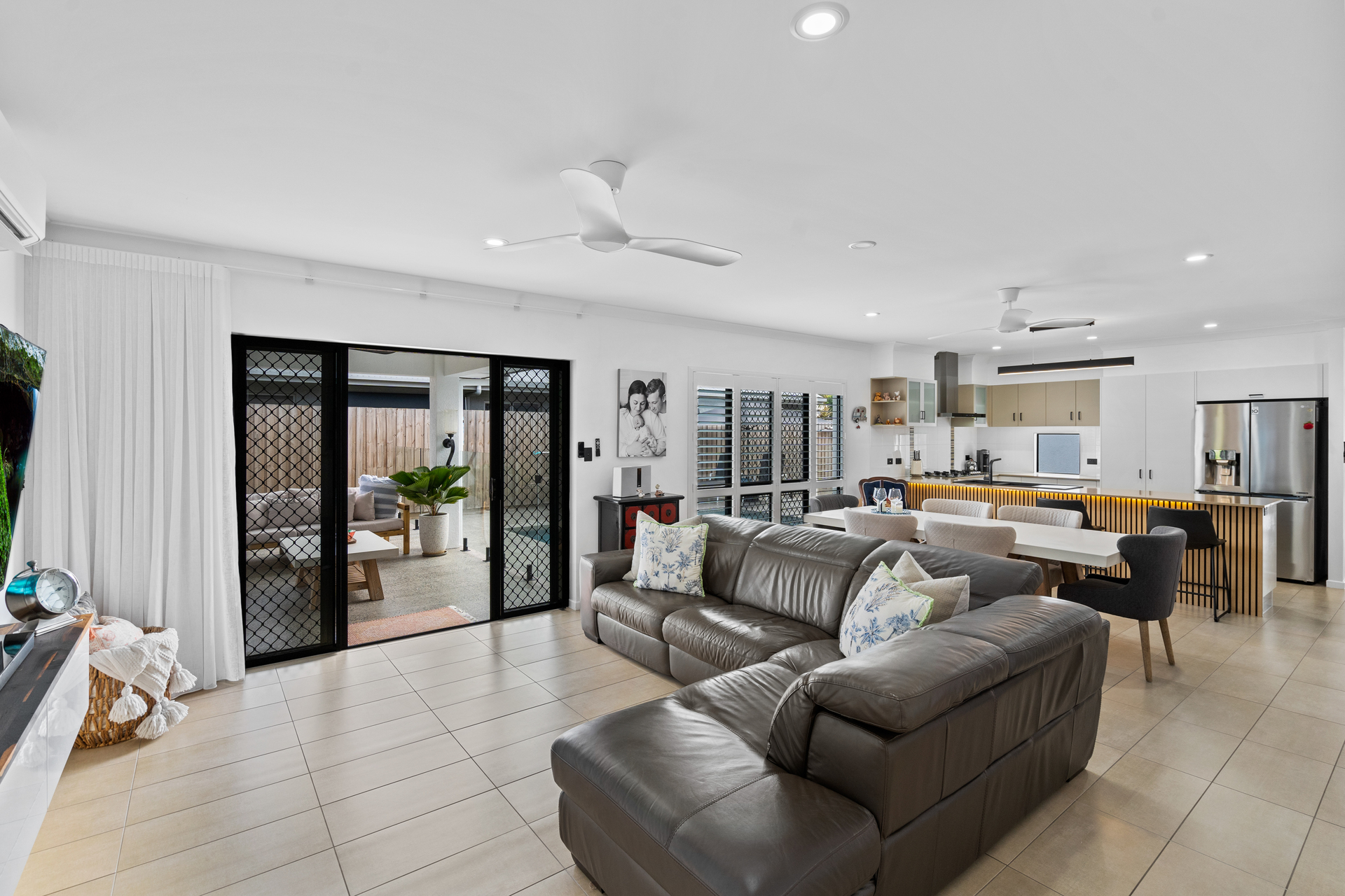 1 Como Close, Kewarra Beach, QLD 4879 AUS