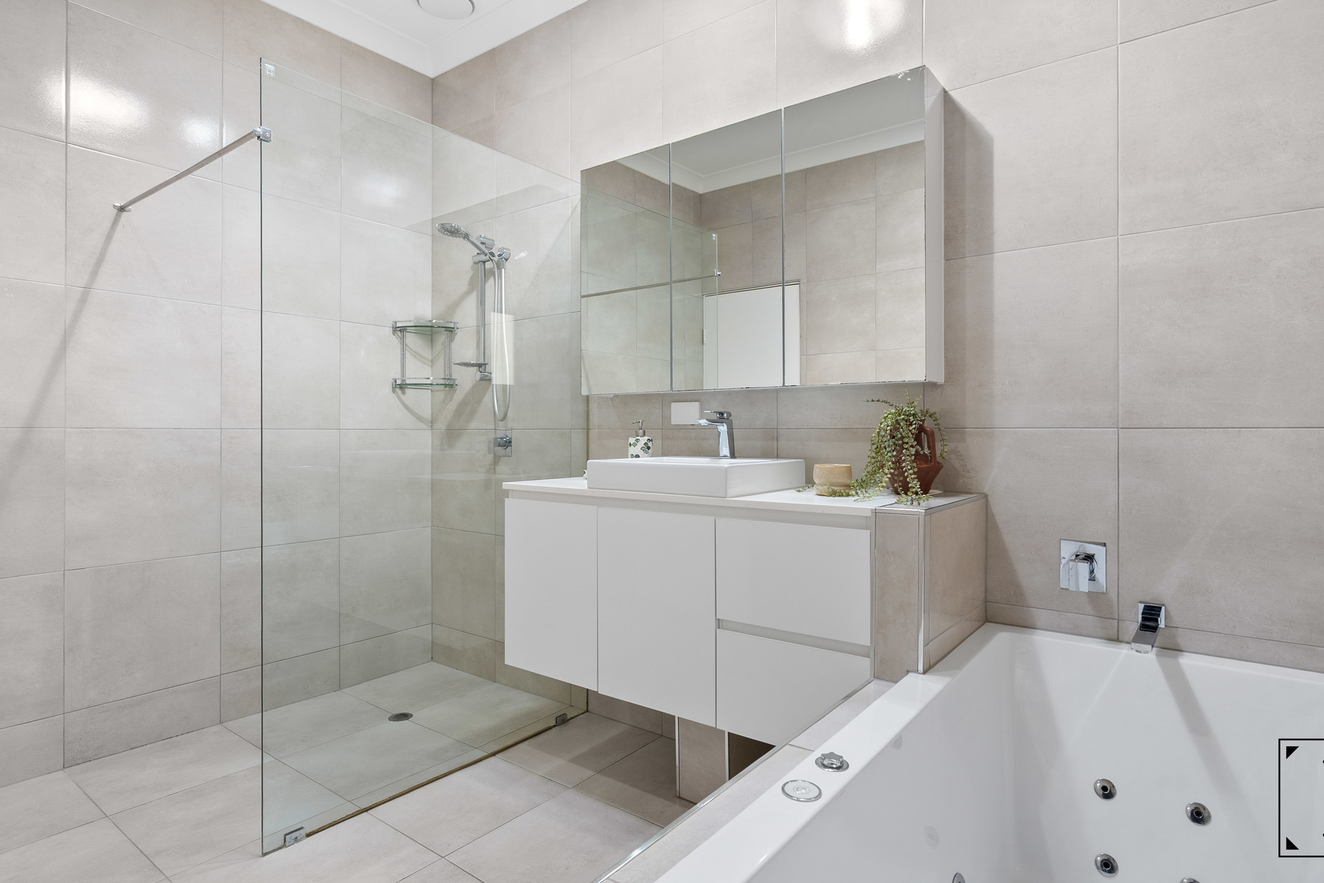 17 Napier Street, Trinity Park, QLD 4879 AUS