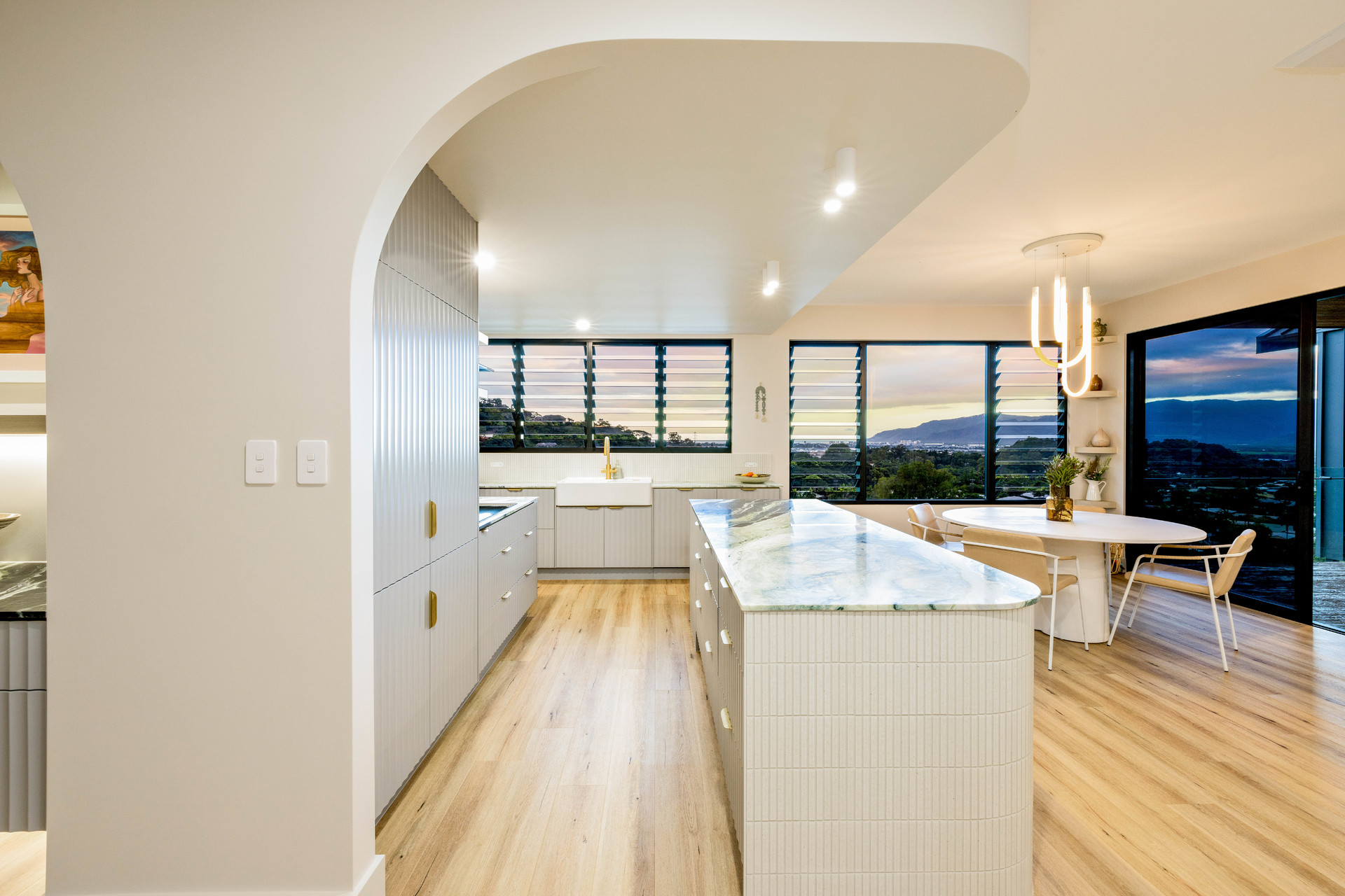 254 Toogood Road, Bayview Heights, QLD 4868 AUS