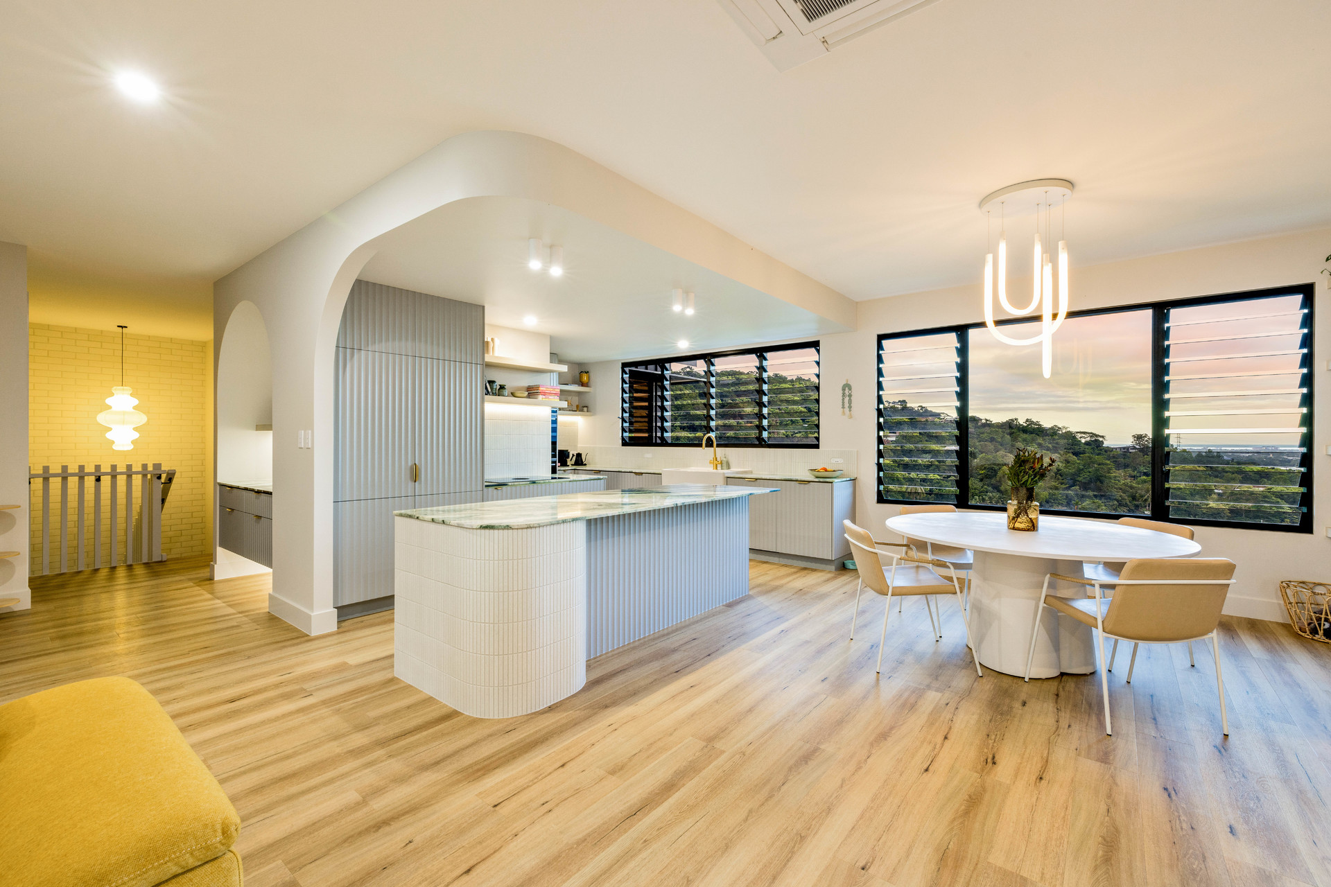 254 Toogood Road, Bayview Heights, QLD 4868 AUS