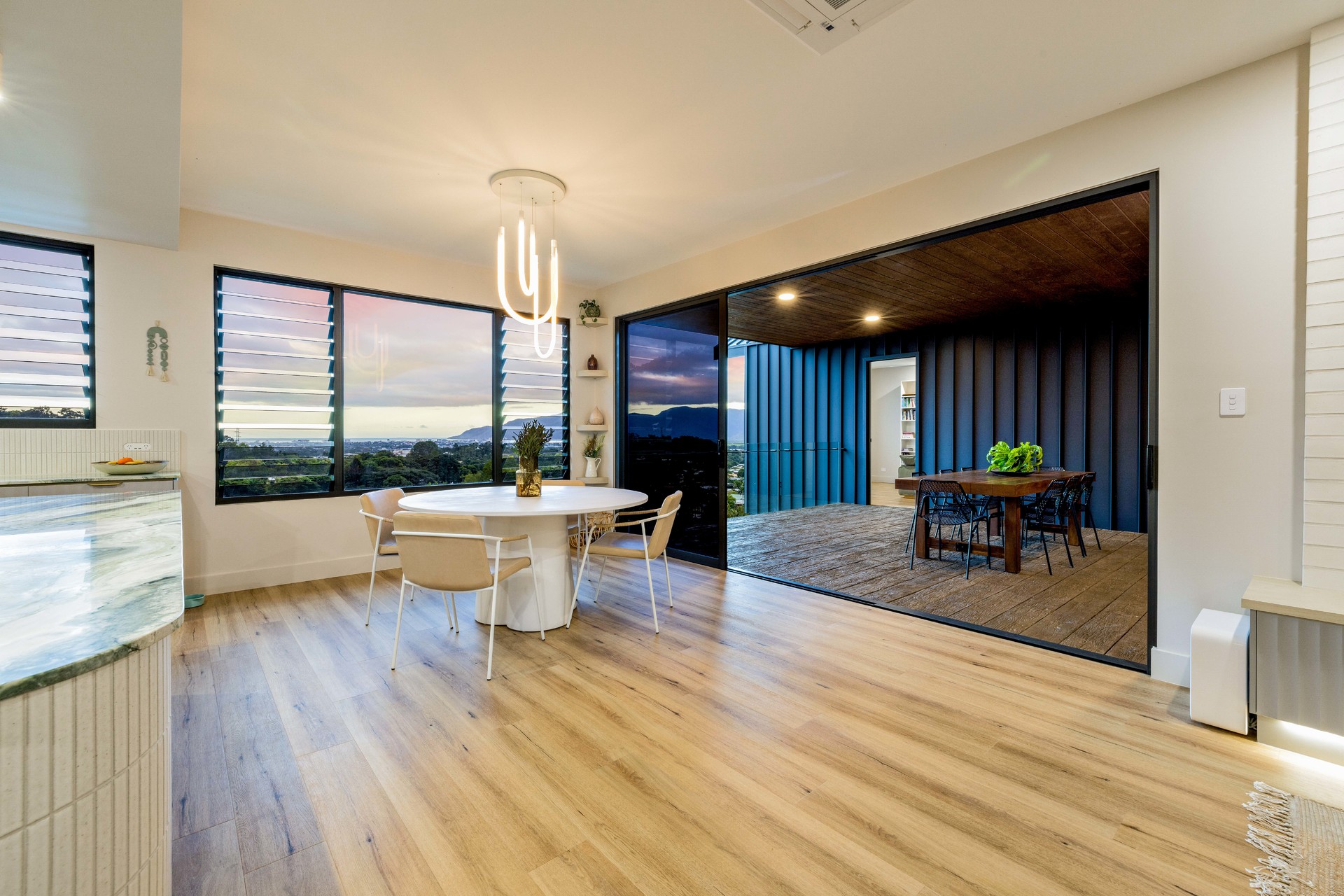 254 Toogood Road, Bayview Heights, QLD 4868 AUS