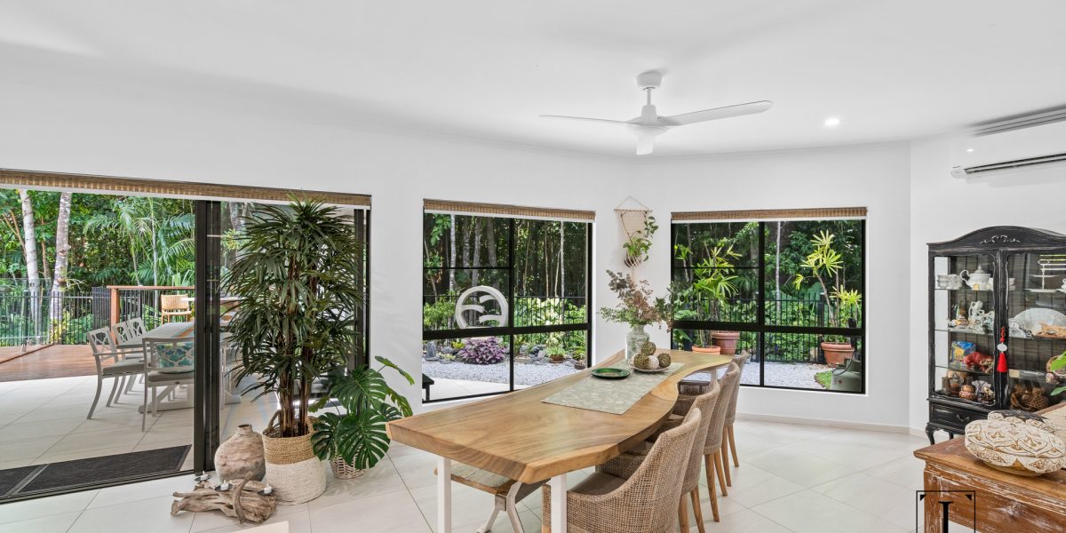 1 Flow Close, Trinity Beach, QLD 4879 AUS