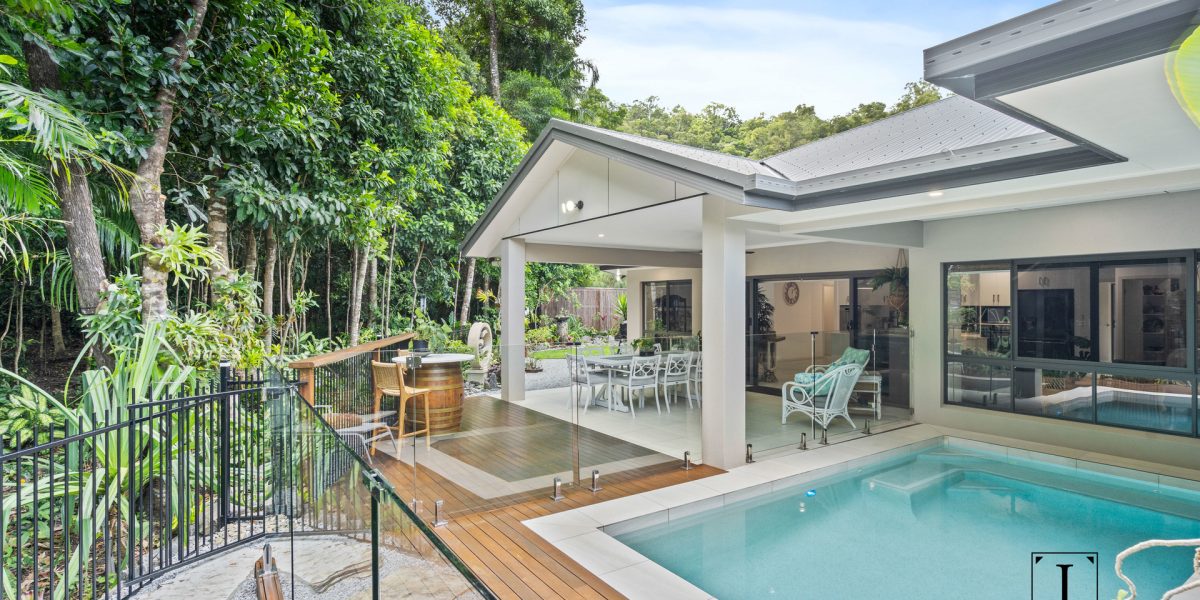 1 Flow Close, Trinity Beach, QLD 4879 AUS